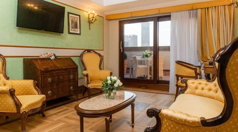 SUITE DELUXE Room