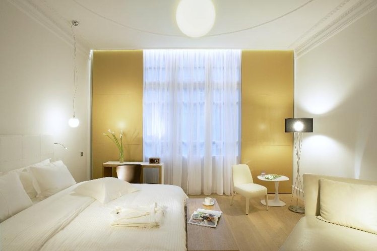JUNIOR SUITE STANDARD Room