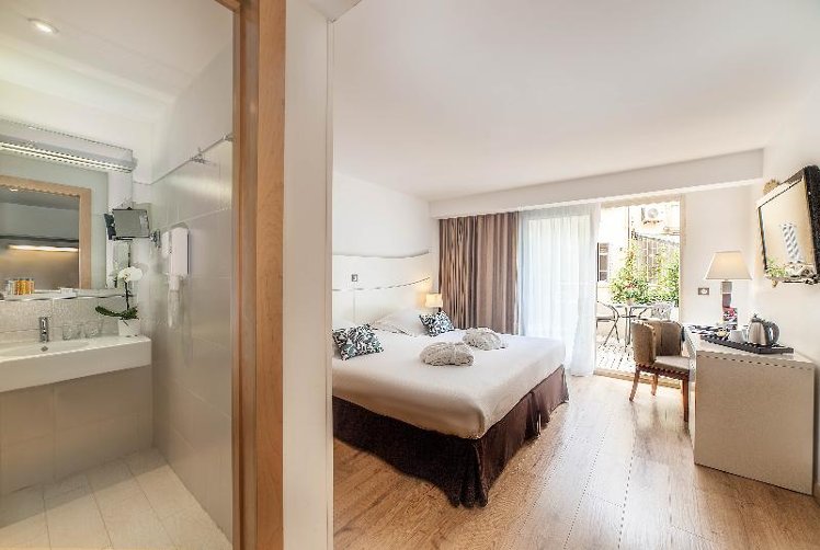 DOUBLE DELUXE Room
