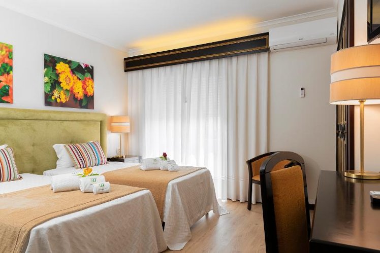 TRIPLE STANDARD Room