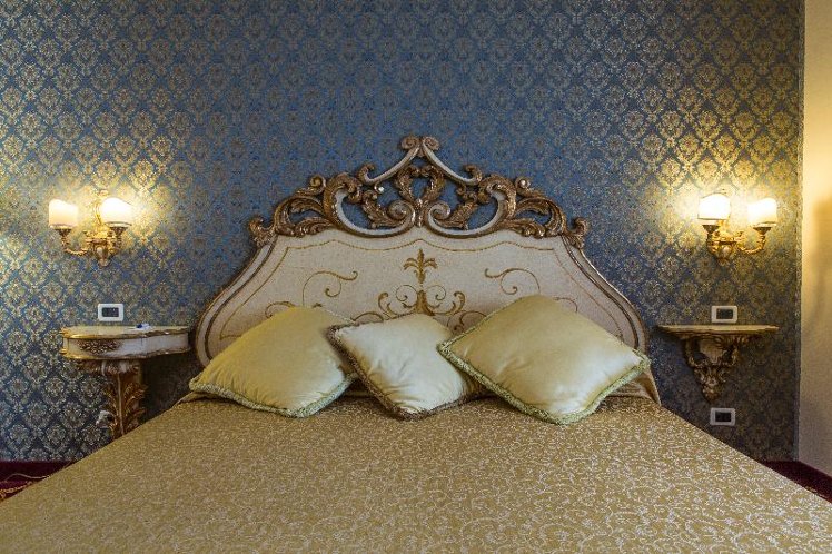 JUNIOR SUITE STANDARD Room