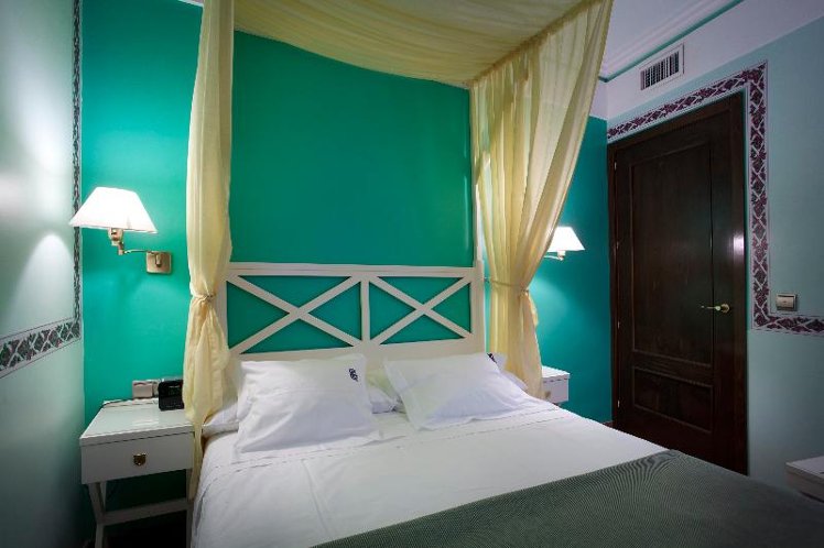 Suites Gran Via 44