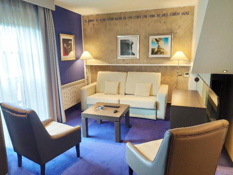 JUNIOR SUITE WITH JACUZZI Room