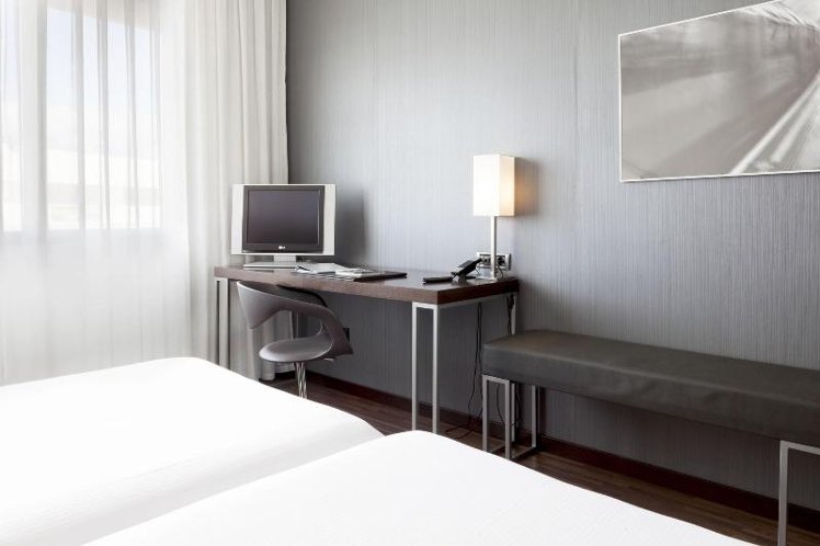 DOUBLE QUEEN SIZE BED Room