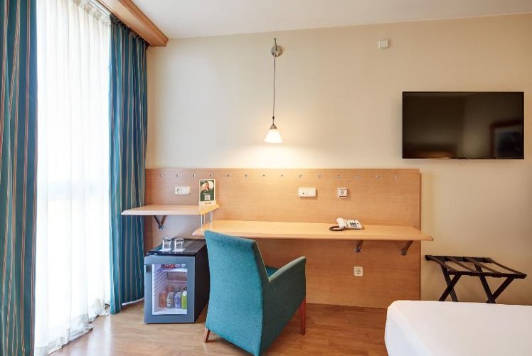TRIPLE STANDARD Room