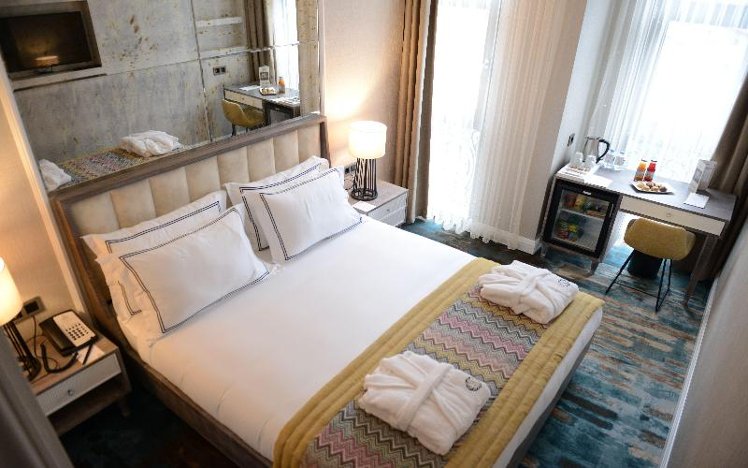 DOUBLE STANDARD Room