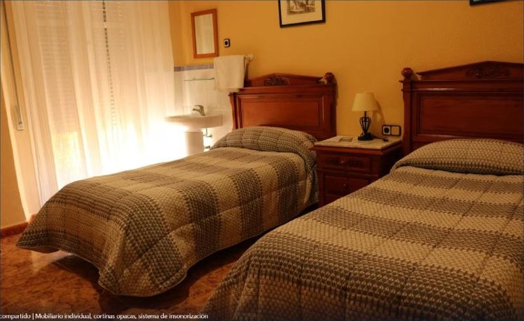 DOUBLE Shared internal bathroom Room
