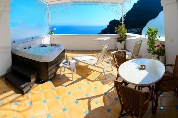 SUITE WITH PRIVATE POOL Room