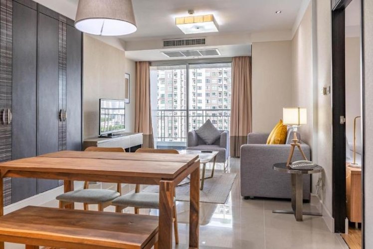 SUITE ONE BEDROOM ONE BATHROOM Room