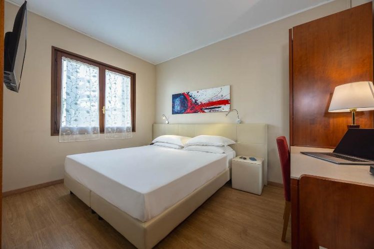 DOUBLE STANDARD Room
