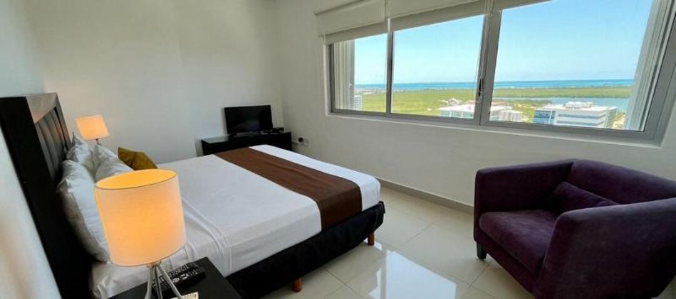 FAMILY ROOM WITH KITCHENETTE WITH VIEWS Room