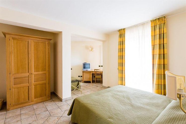 SINGLE STANDARD Room