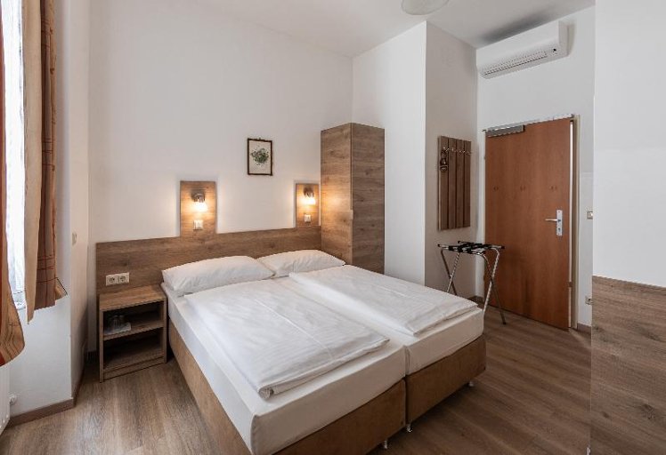 DOUBLE STANDARD Room