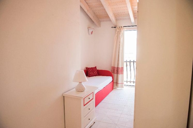 SUITE THREE BEDROOMS ONE BATHROOM Room
