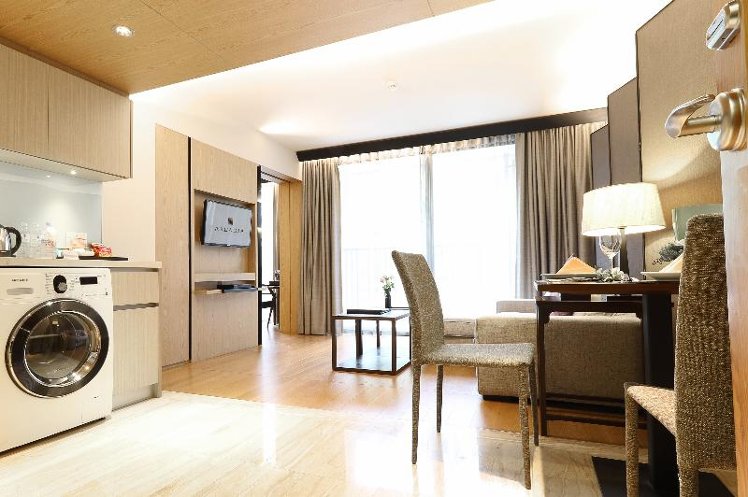 DOUBLE DELUXE ONE BEDROOM Room