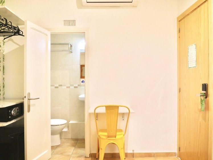 SINGLE STANDARD Room