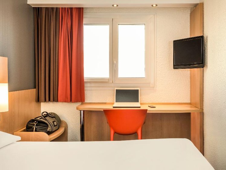 SINGLE STANDARD Room