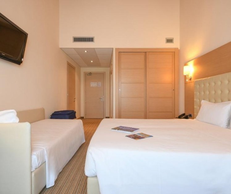 TRIPLE CLASSIC Room