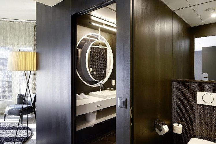 JUNIOR SUITE STANDARD Room