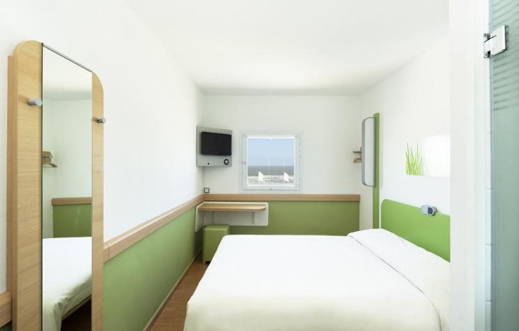 DOUBLE SINGLE USE STANDARD Room