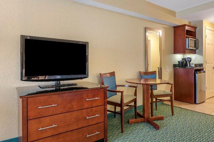 DOUBLE EXECUTIVE KING BED Room