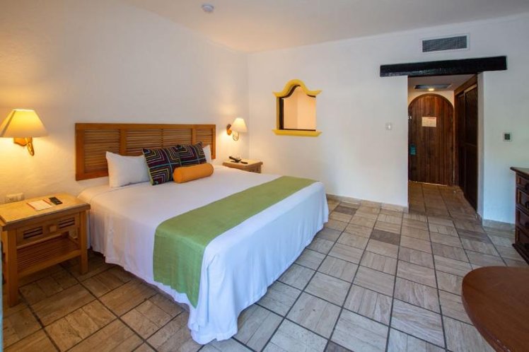 DOUBLE KING SIZE BED Room
