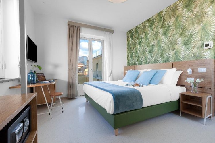 DOUBLE DELUXE WITH BALCONY Room
