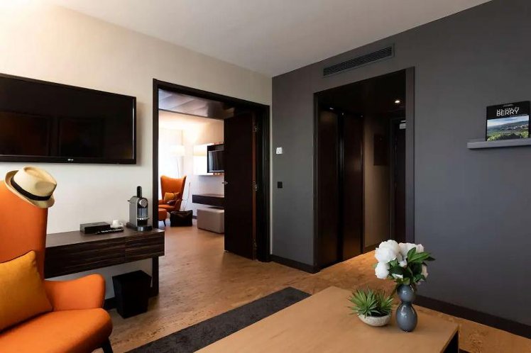 JUNIOR SUITE STANDARD Room