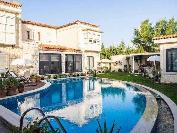 Sedirli Ev Alacati