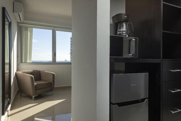 DOUBLE SEA VIEW KING BED Room