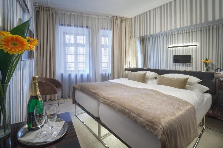 TRIPLE STANDARD Room