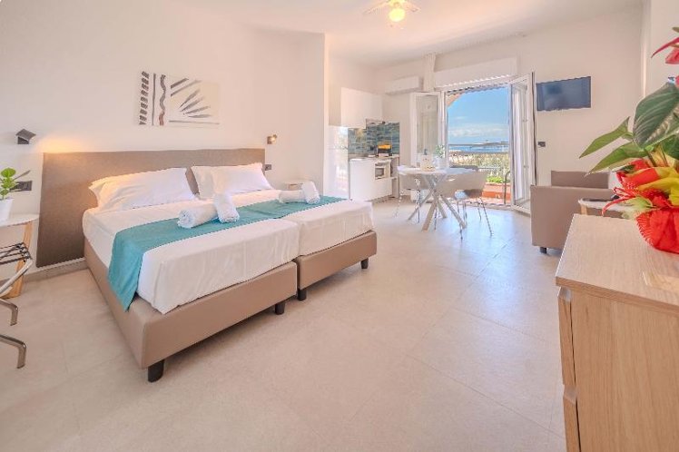 STUDIO WITH BALCONY Room