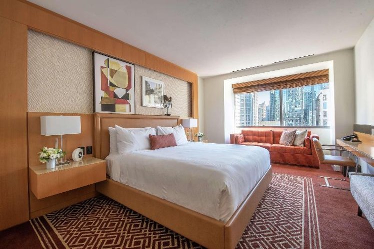 DOUBLE KING SIZE BED Room