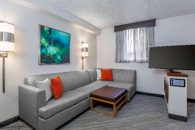 DOUBLE KING SIZE BED Room