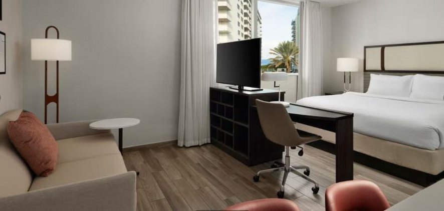 SUITE KING SIZE BED Room