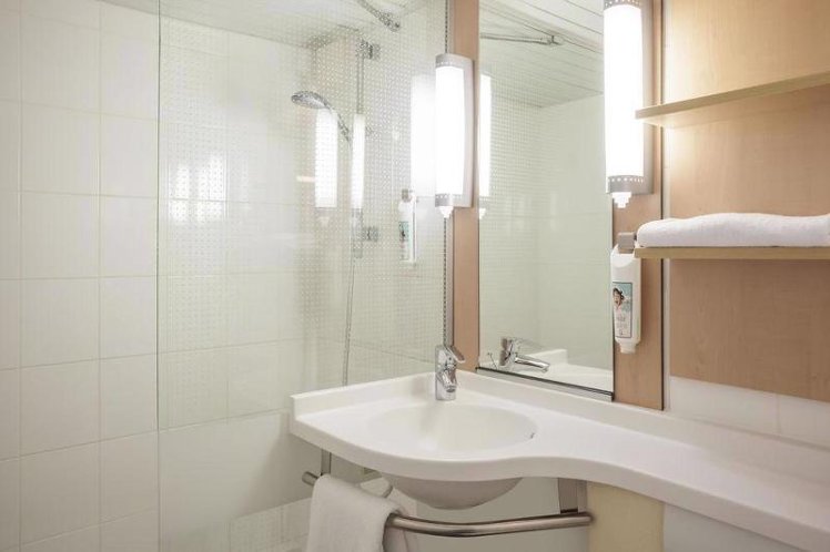 TRIPLE STANDARD Room