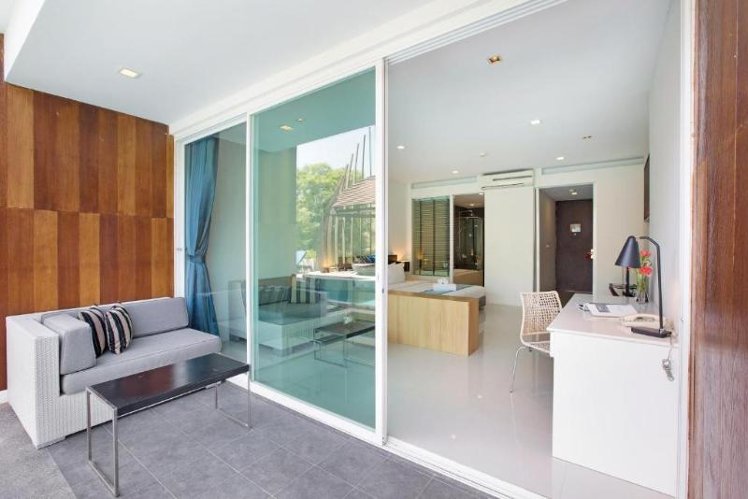 Double or Twin DELUXE POOL VIEW Room