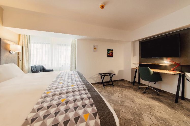 SUITE KING SIZE BED Room