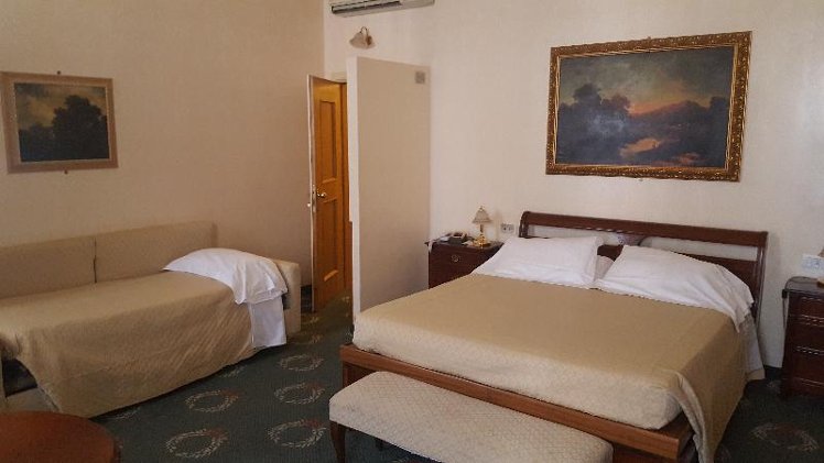 QUADRUPLE SUPERIOR Room