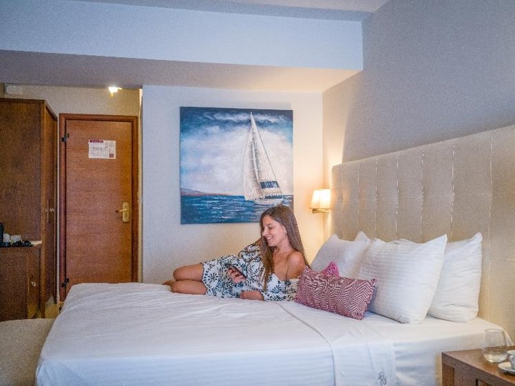 TRIPLE STANDARD Room