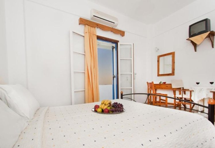 TRIPLE GARDEN VIEW Room