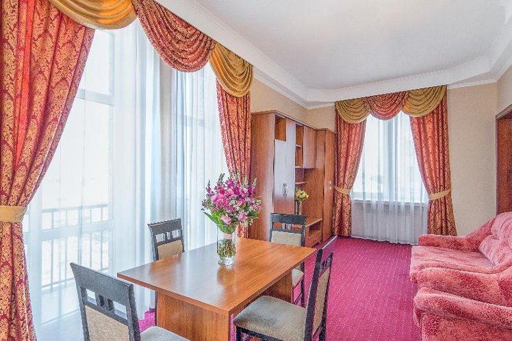 SUITE BUSINESS Room