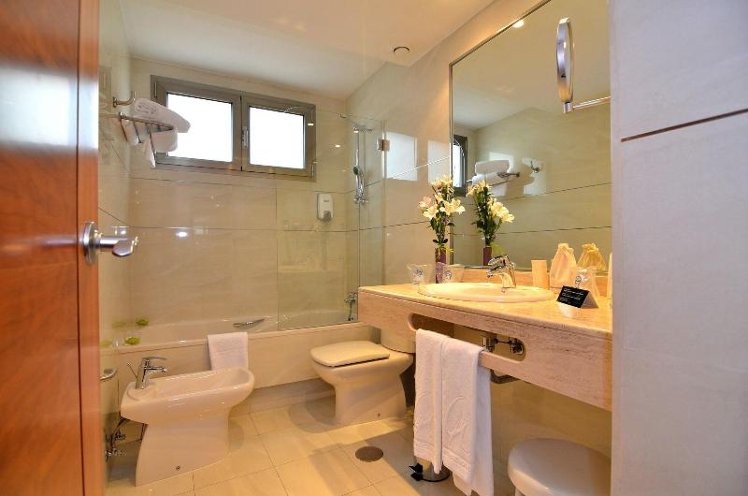 DOUBLE STANDARD Room