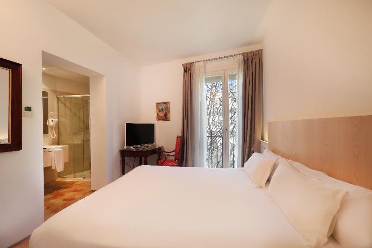 DOUBLE SINGLE USE STANDARD Room