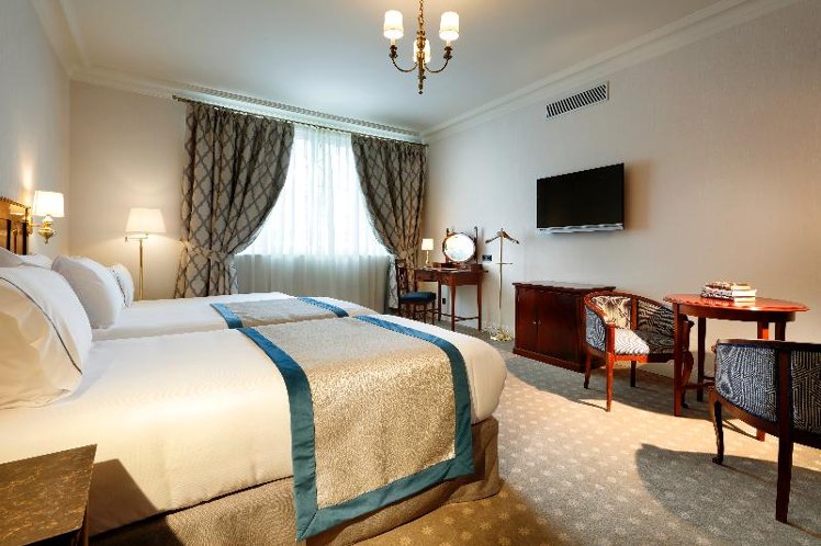 DOUBLE STANDARD Room
