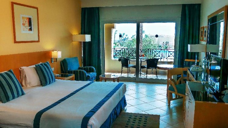 SINGLE GARDEN VIEW Room