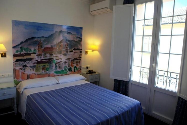 TWIN WITH BALCONY Room