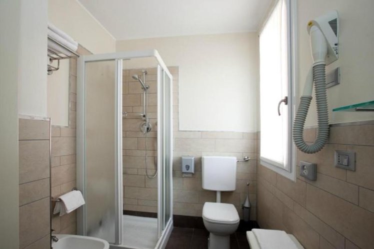 TRIPLE STANDARD Room