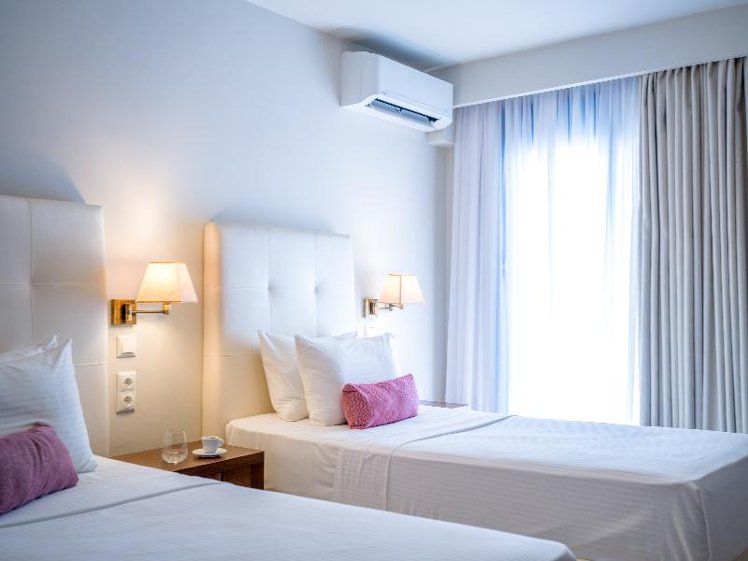 TRIPLE STANDARD Room