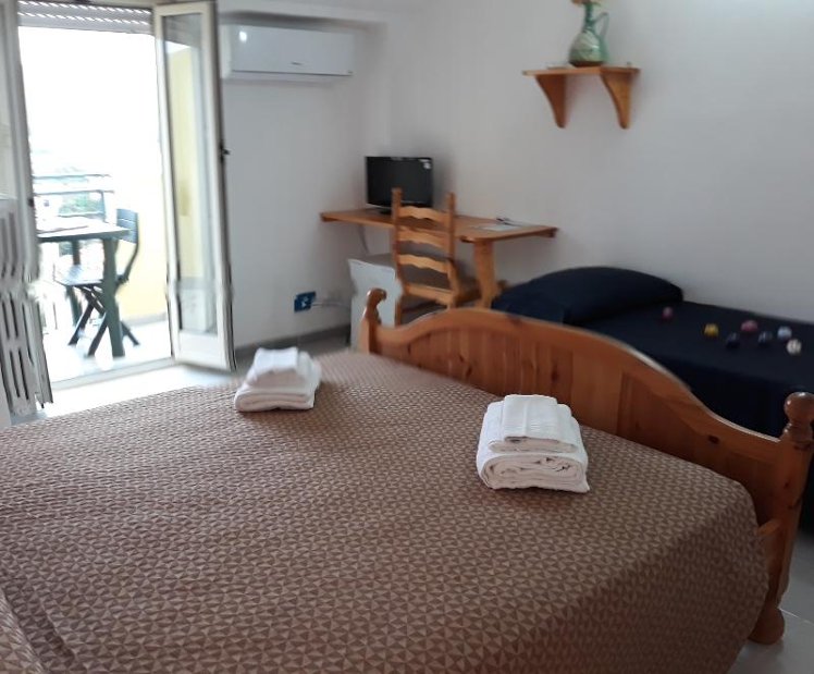 TRIPLE SUPERIOR WITH BALCONY Room